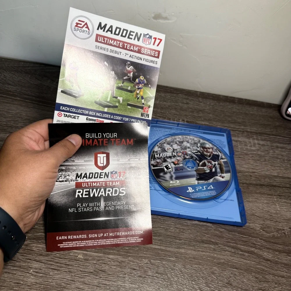 EA Sports Video Game Madden NFL 17 Football PS4 PlayStation 4 Disc Case One Size